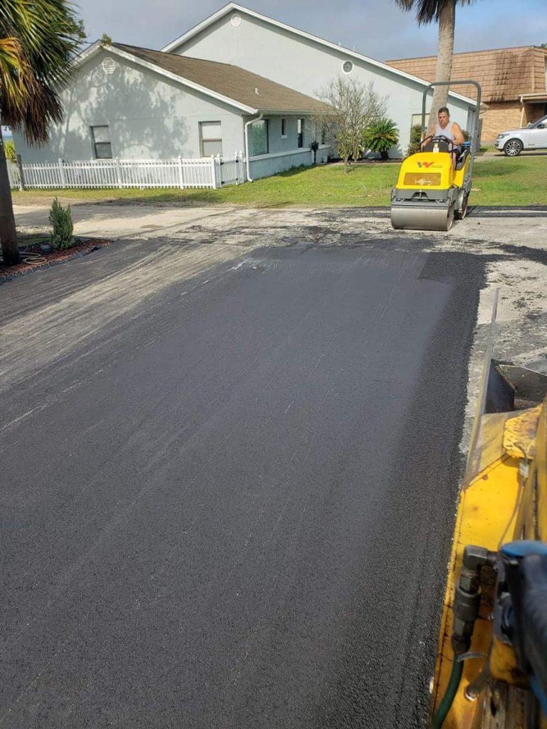 Asphalt Sealcoating